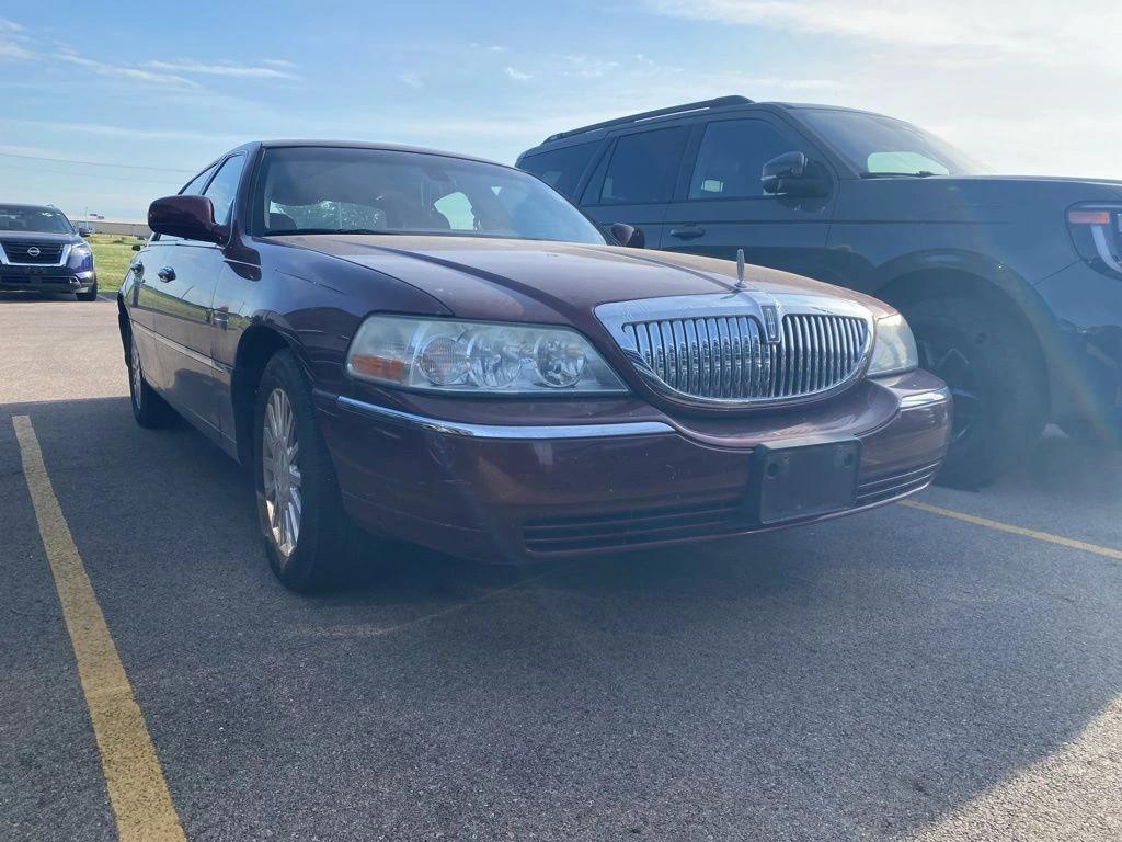lincoln town car 2003 1LNHM82W33Y611617 image lincoln town car 2003 1LNHM82W33Y611617 image